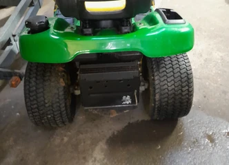 Patikima John Deere žoliapjovė, puikios būklės