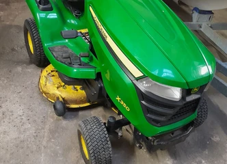 Žoliapjovė John Deere, vos 350 moto valandų